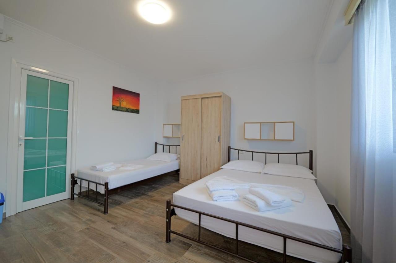 Eduard Lagji Apartament Lukovë Kamer foto